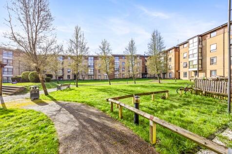 Commonwealth Drive, Nokes Court, RH10 photo 4