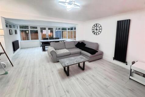Lounge / Dining Room