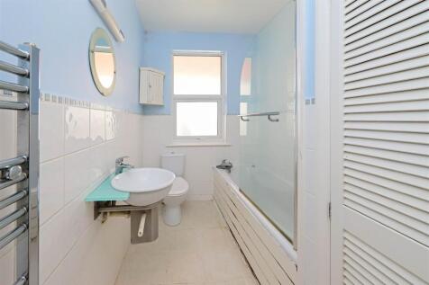 nicholas james bathroom_.jpg