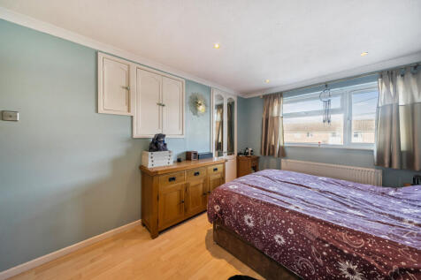 1374663-12-690b2b...