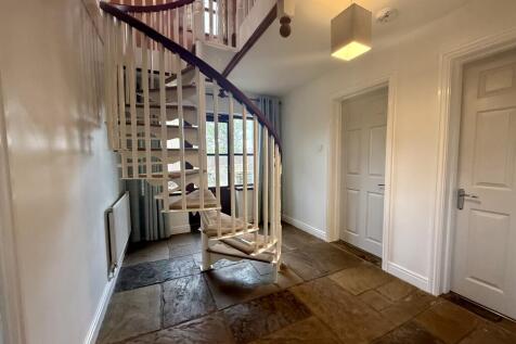 Leigh Cottage, Woodseats Farm, Woodseats Lane, Charlesworth, Derbyshire photo 5