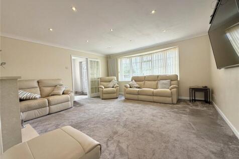 King Charles Road, Freshbrook, Swindon, Wiltshire, SN5 photo 3