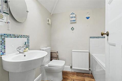 1st Fl Bathroom