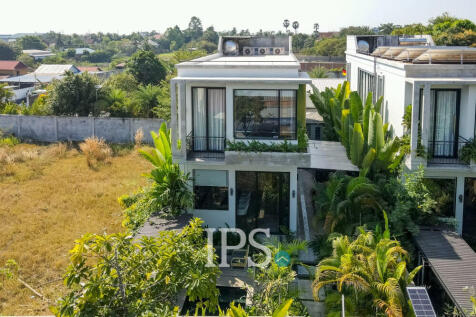 3 Bedroom Villa For Sale - Sala Kamreuk, Siem Reap