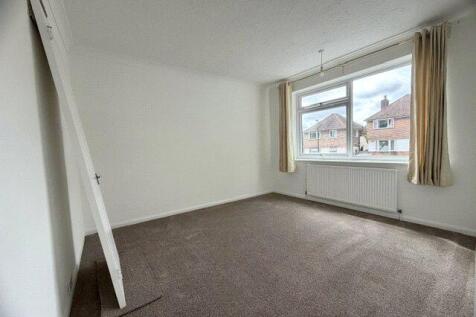 Vale Drive, Southampton, SO18 photo 3