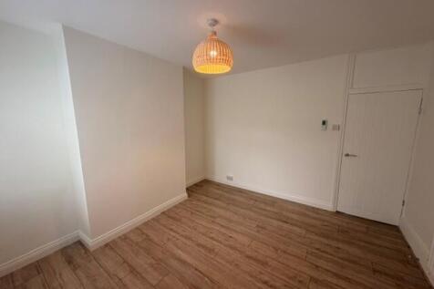 Middlewich Road, Northwich, CW9 photo 5