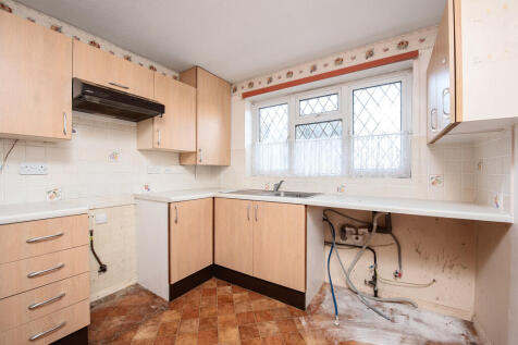 39 Dovedale Close...