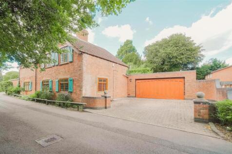 front &amp; garage.jpg