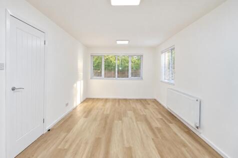 Mitcham Place, Bradwell Common, Milton Keynes, MK13 8BX photo 4