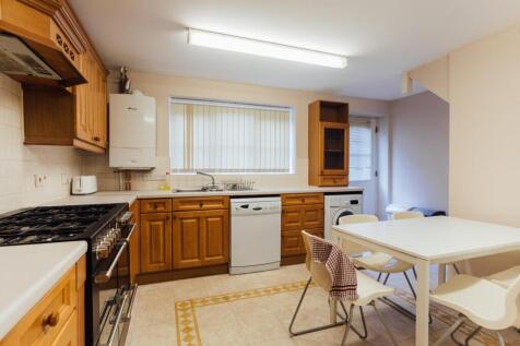 Goldfinch Close, Loughborough photo 3