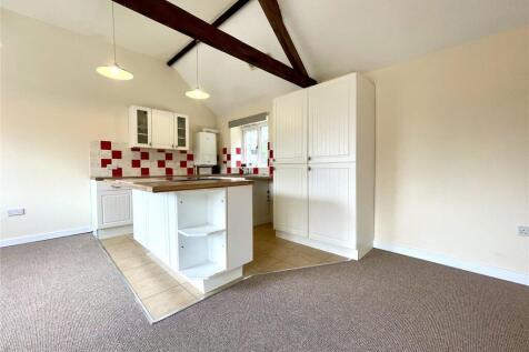 The Courtyard, Ashdown Farm, Royal Wootton Bassett, Wiltshire, SN4 photo 3