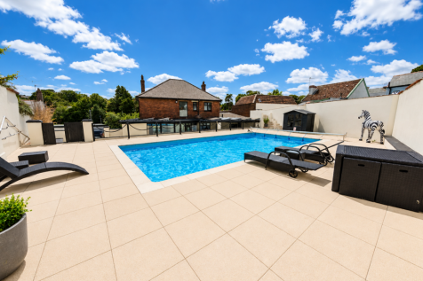 Heated Swimming Pool