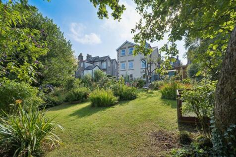 4 Derwent Road External-5.jpg