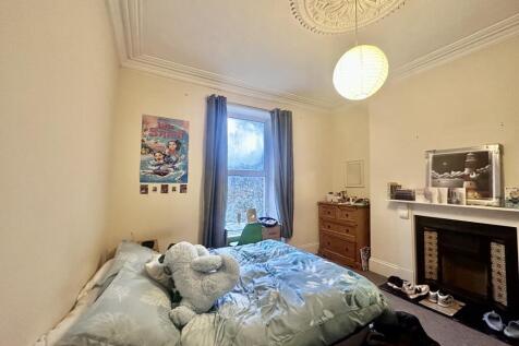 63 Alexandra Road photo 4