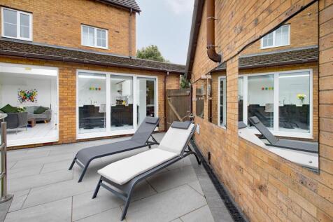 35 Coniston close 06.jpg