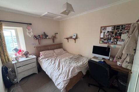 Bedroom 1.jpeg