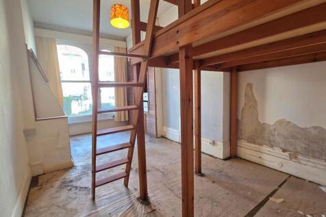 Studio Room
