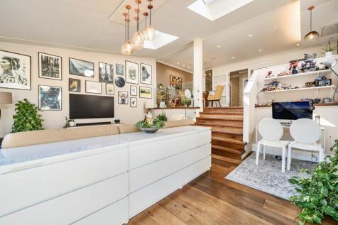 Davidson Frost-Wellings, HA7, Snaresbrook Drive, L