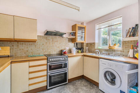 1359857-9-68da891...