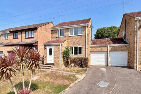Poole, BH17 - property photo