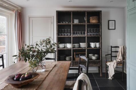 BR-82 kitchen unit.jpg