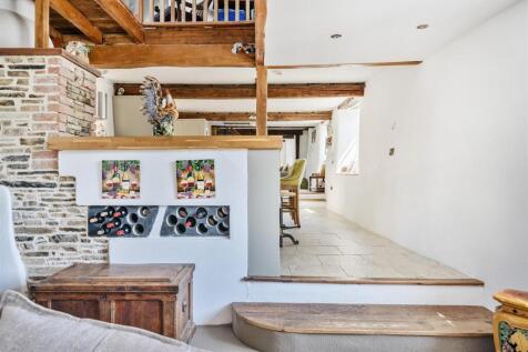 View into Kitchen/Breakfast Room