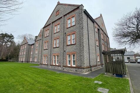 Ulverston, LA12 - property photo