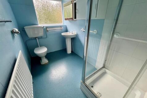 81 - Shower Room.jpg