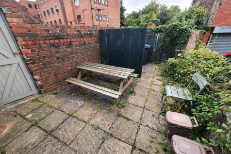 Rear garden (2)
