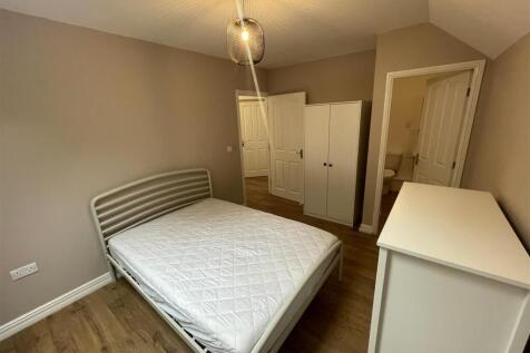 31 Burnage Lane, Manchester photo 5