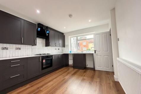 Highbury Avenue, Salisbury, Wiltshire, SP2 photo 5