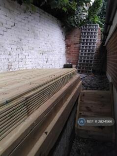 Courtyard Deck 2