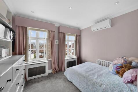 bedroom5 (3).jpg