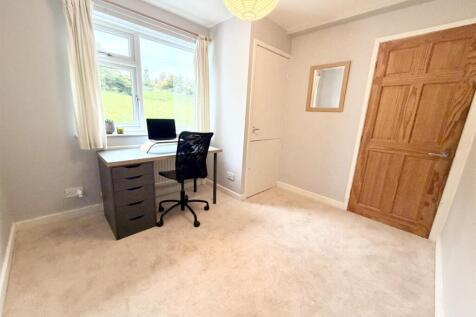 FRON Y HEULOG 5TH BEDROOM.jpg