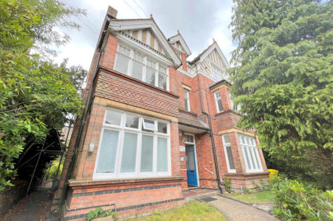 3 Bed Unfurnished Flat