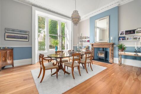 7 bed, 6 bath Detached in Bristol - Photo 3