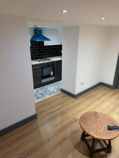 Basement Flat, 23 Hamilton Place, Leeds, LS7 4BW photo 3