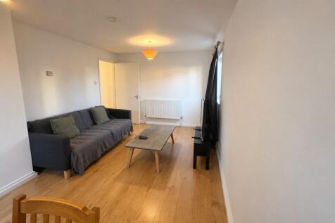 Weybridge, Surrey, KT13 photo 4