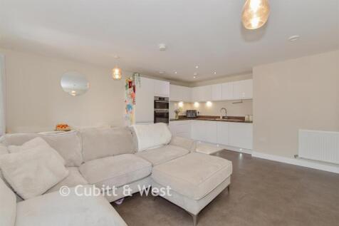 Lounge/Kitchen