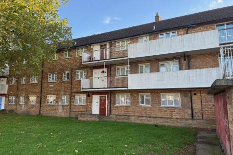 Romford, RM6 - property photo