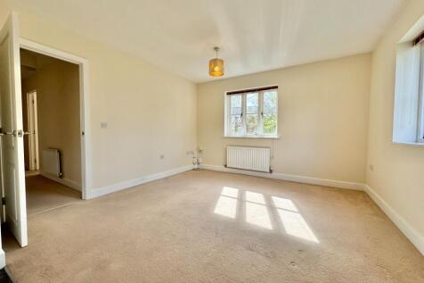 Bluebell Court, Whiteley photo 3