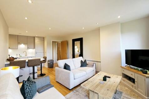 An extremely spacious, newly renovated one bed located at City Island. River views. Furnished. Available 08/10/2026.