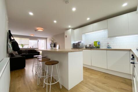 Rhymney Street, Cathays photo 3