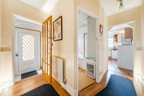 Hillrise Avenue - Hallway.jpg