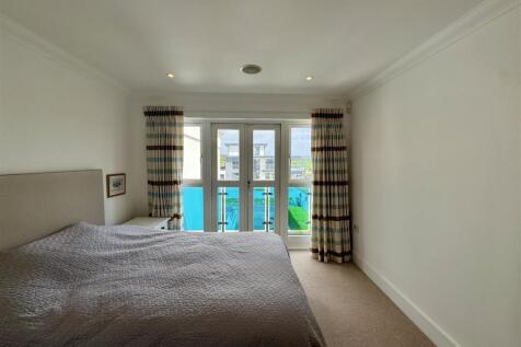 MASTER SUITE / BEDROOM 1