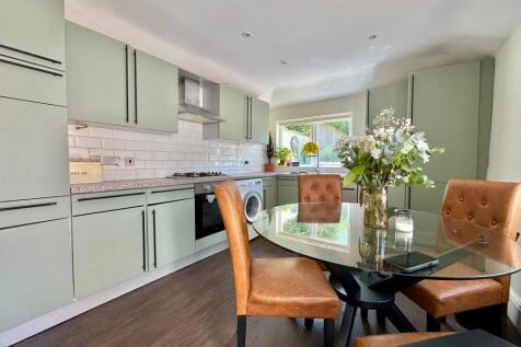 L - Kitchen 4