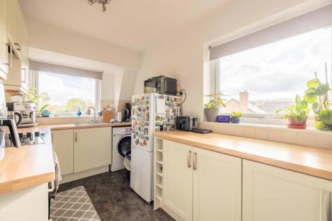 Deacon Court, Dedworth Road, Windsor photo 4