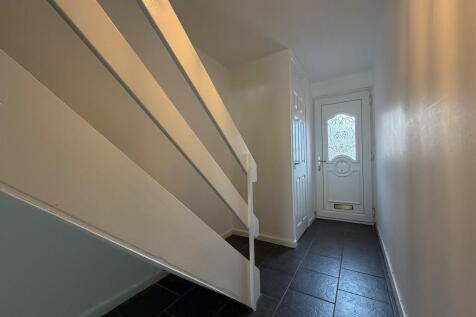 Liskeard Close, Runcorn, Cheshire, WA7 photo 3
