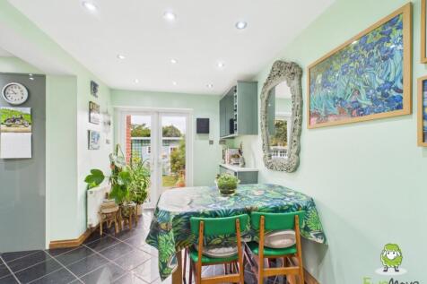 EweMove Estate Agents Basingstoke - Lavender Road 