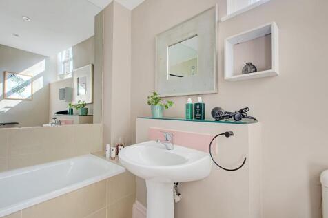 Bathroom 13_H0A0854_5_6_7_8.jpg